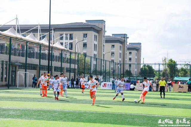 曼城跟队记者曝料：瓜迪奥拉已同意1+1的续约条款